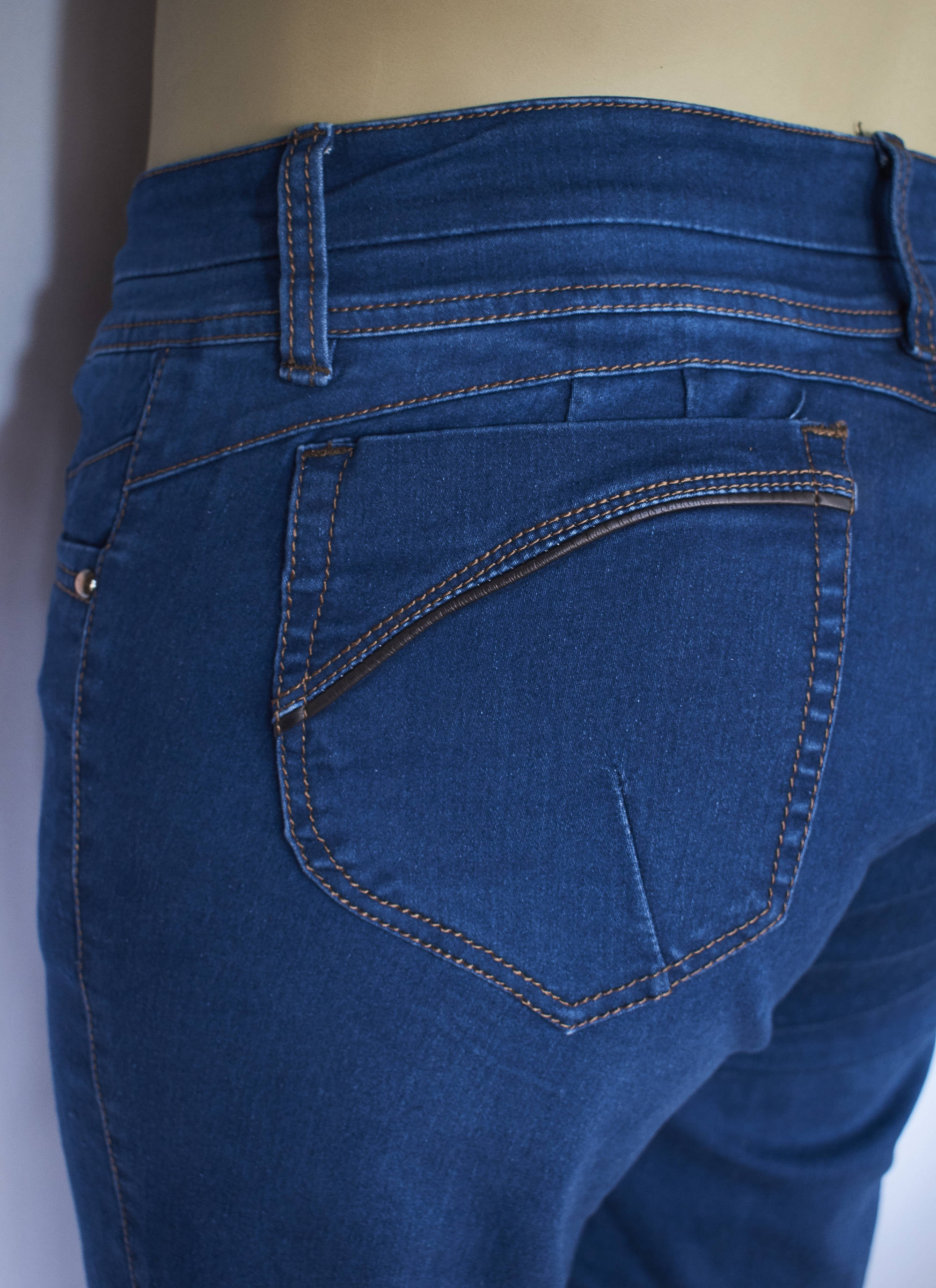 Pantalones Jeans Azul, piel de durazno Tallas 16 a la 22 de JoPlus Tallas Grandes